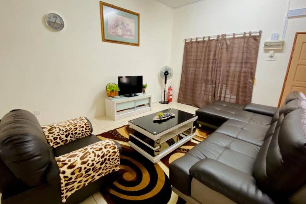Lily Vacation Home At Cameron Highlands - 12 Pax,Free Wifi W Carporch Танах-Рата Экстерьер фото