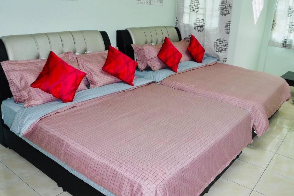 Lily Vacation Home At Cameron Highlands - 12 Pax,Free Wifi W Carporch Танах-Рата Экстерьер фото
